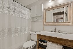 12 Bathroom.jpg
